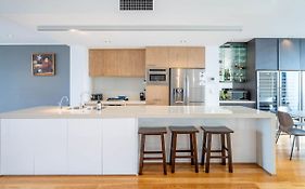 Luxury 4B Docklands Penthouse Water City Views